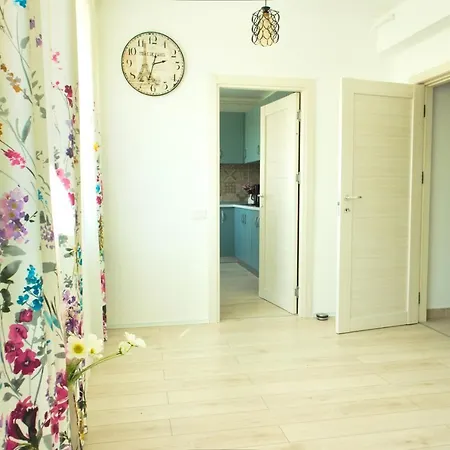 Appartement Modern Near Coresi Mall W. Parking