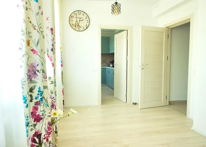 Appartement Modern Near Coresi Mall W. Parking